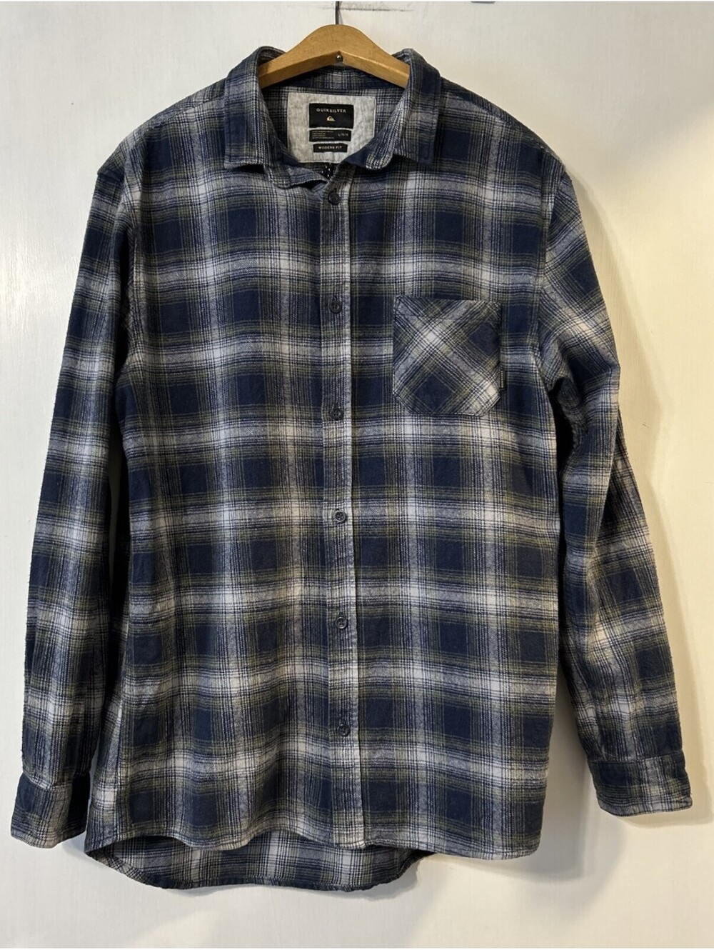 Quicksilver Men's L Blue Plaid Long Sleeve Button Up - Outdoorsy Camp Fire Ready